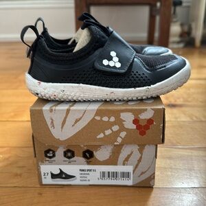 Like new Vivobarefoot Primus Sport II black sneakers toddler size 10, EU 27.